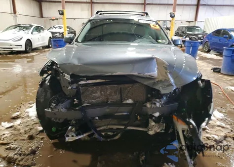 2018 Volvo Xc60 T5 z USA, uszkodzony, nr VIN LYV102RK2JB122609